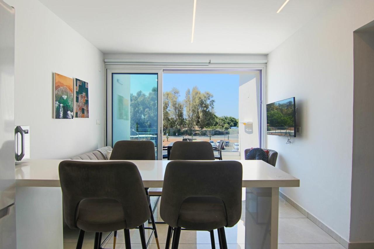 Апартаменты Phaedrus Living - Seaside Executive Flat Harbour 203 Пафос Экстерьер фото